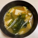 豆腐とエノキの味噌汁